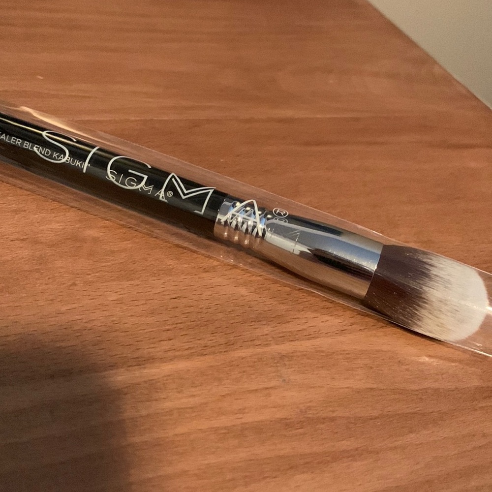 Sigma Concealer Blend Kabuki brush